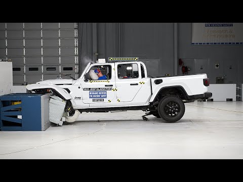 2022 Jeep Gladiator updated moderate overlap front IIHS crash test