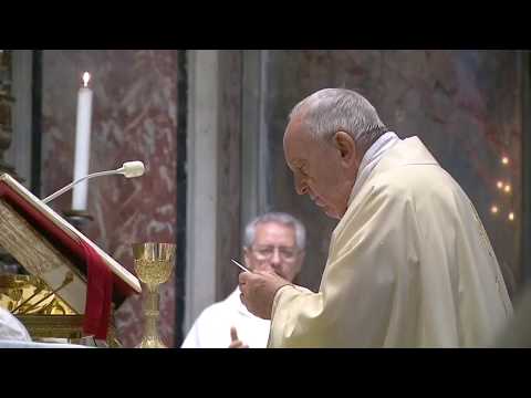 Misa del papa con fieles por el centenario del nacimiento de Juan Pablo II