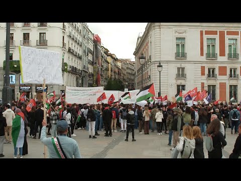 Hundreds of students go on strike rally in Madrid in support of Palestinians
