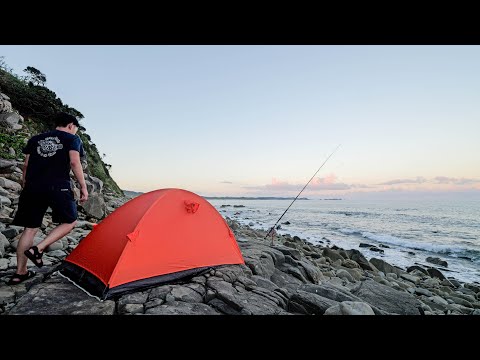 人気のない岬裏のゴロタ浜が穴場だった…。夢の超高級魚を追う夏のブッコミ釣りキャンプ【種子島編 #2】