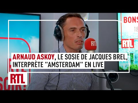 Arnaud Askoy, le sosie de Jacques Brel, interprète Amsterdam en live