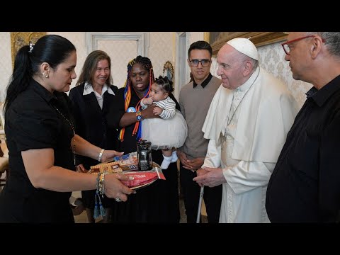 Juan Felipe Valencia con el Papa: Le hemos llevado el mensaje de paz que Colombia tanto necesita