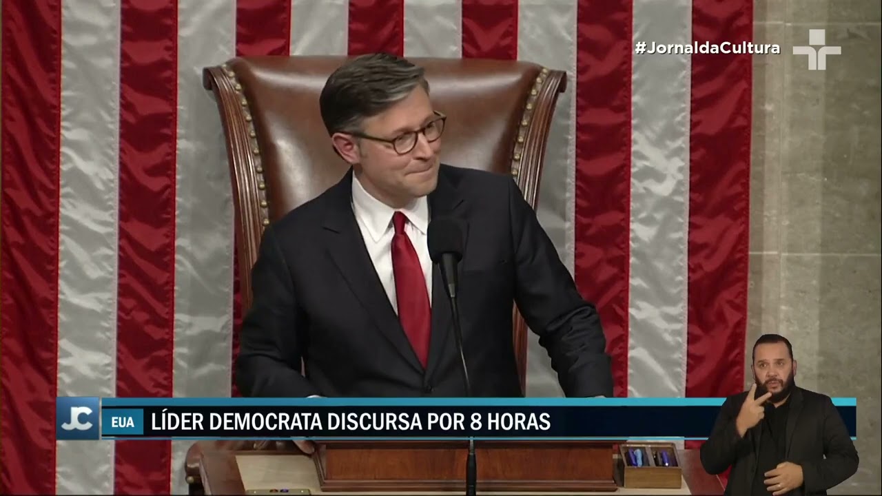 Donald Trump aprova pacote de cortes e redução social