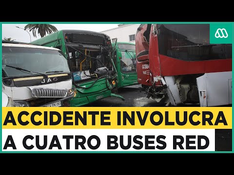 Choque múltiple de buses deja más de 30 lesionados: Pavimento resbaladizo sería un factor