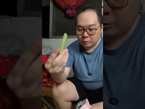 review snack rumput kucing bentuk stick