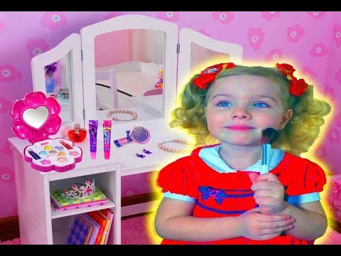 Lili pretend play makeup toys