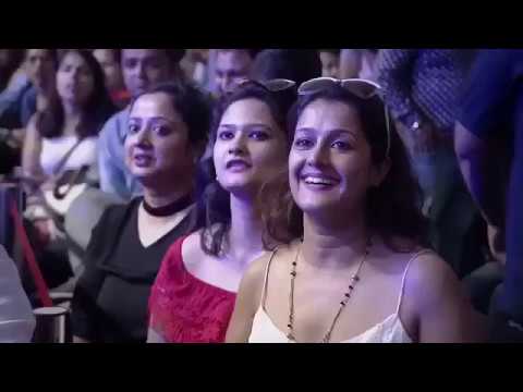 Arijit Singh FLYING KISS to his CRYING FAN