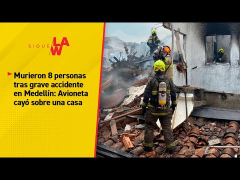 Murieron 8 personas tras grave accidente en Medellín: Avioneta cayó sobre una casa