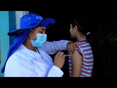 Familias del barrio Omar Torrijos completan esquemas de vacunación de la Covid-19