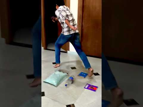 Body language ka game: Jab mind kuch aursoche aur body kuch aur!🤣😂