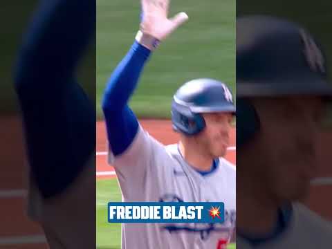 Freddie Freeman doubles the Dodgers lead with homer No. 24!