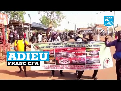 À Abidjan, Emmanuel Macron annonce la fin du franc CFA