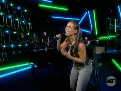 Alicia Keys - Try Sleeping With A Broken Heart (Live on The View)