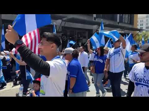 Multitudinaria marcha de Nicaragüenses en Los Ángeles se manifiestan conmemorando abril