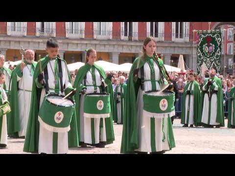 Procesiones y tamborradas ponen el punto y final a la Semana Santa en Madrid