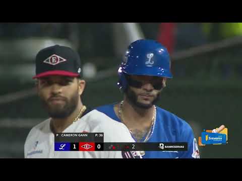 Luis Barrera estrena la pizarra para el Licey remolcando la primera del partido