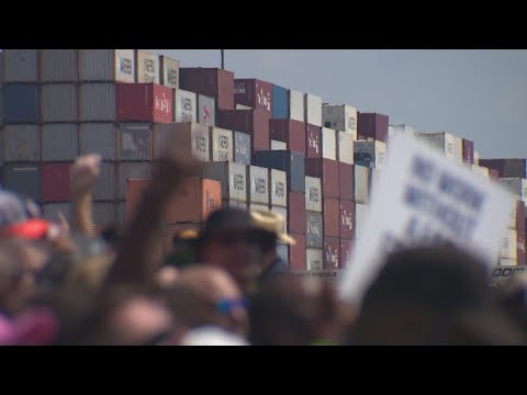 Thousands join picket line outside Port of Houston container terminal; union leaders hoping for a fa