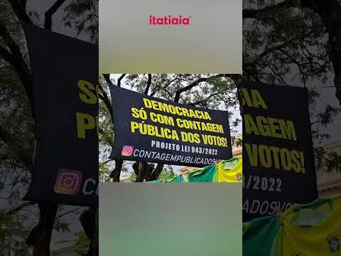 MANIFESTANTES COMEÇAM A CHEGAR NA PRAÇA DA LIBERDADE, EM BH, OBJETIVO É O IMPEACHMENT DE MORAES