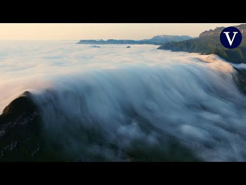 'La cascada de nubes' un fenómeno muy ocasional que se produce en China