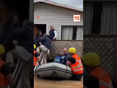 Rescatan personas y animales atrapados por desborde de río Andalién, Concepción