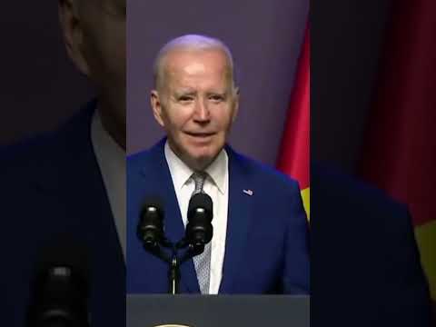 Joe Biden lo vuelve a hacer: le cortan el micro por decir frases sin sentido