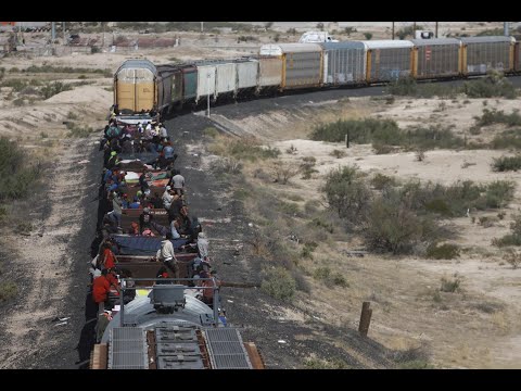 Migrants continue risky journeys on Mexico's trains