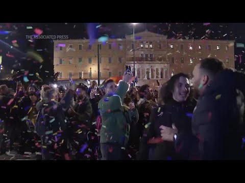 Celebran en Grecia legalización de matrimonios de un mismo sexo