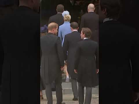 Captó todas miradas: Príncipe Harry llega a la coronación del Rey Carlos III