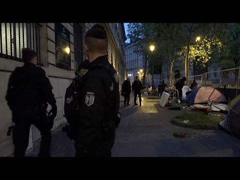 Desalojan un campamento de migrantes en París antes de los Juegos Olímpicos