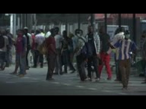 Police enforce virus curfew in Lagos, arrests