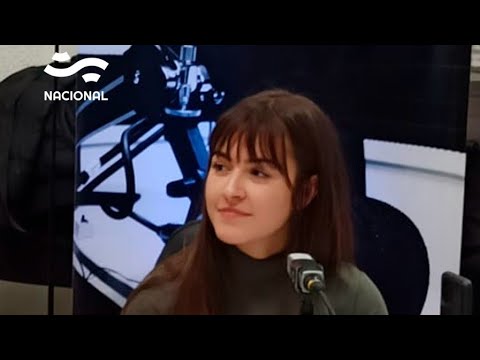 La cantante Fiore visitó los estudios de Radio Nacional.