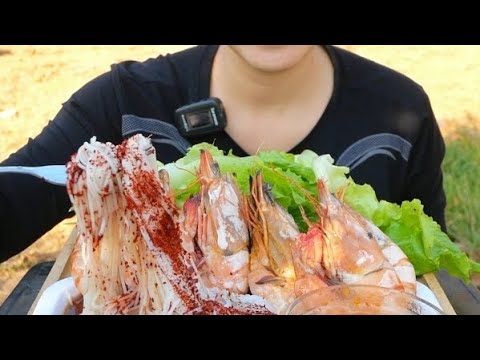 ข้าวปุ้นซาวน้ำปลาร้ากับกุ้งลาย