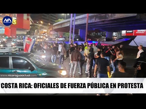Grupo de policías de Fuerza Pública de Costa Rica en huelga por cambio en jornadas laborales