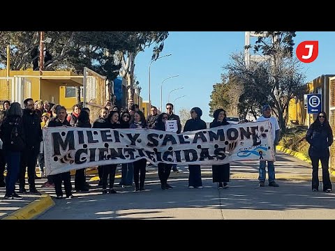 Así recibieron a Daniel Salamone, titular del CONICET, en el CENPAT de Madryn