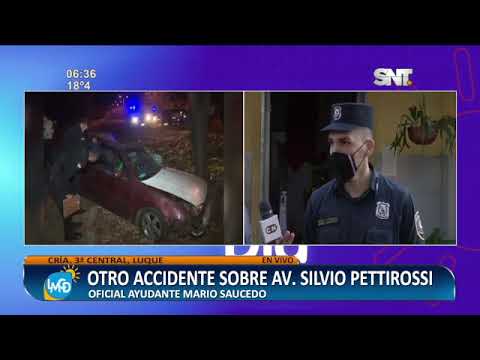 Noche y madrugada: Abandonan automóvil tras chocar sobre la Av Silvio Pettirossi