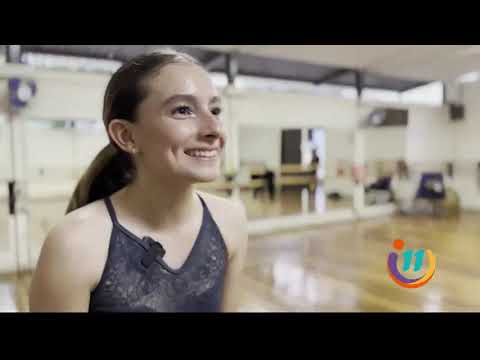 Jimena es bailarina y esteticista con tan solo 16 años