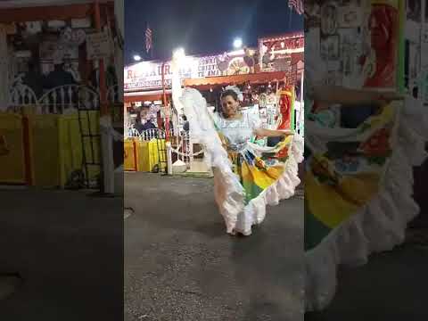 Karla Ordenana Bailando Folklore | NOCHES DE FOLKLORE EN EL YAMBO | Miami Danzas de mi Tierra