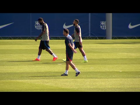El Barça entrena en la Ciudad Deportiva Joan Gamper