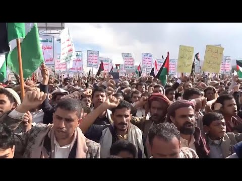 Thousands of Yemenis join recurring Friday protest amid Gaza war