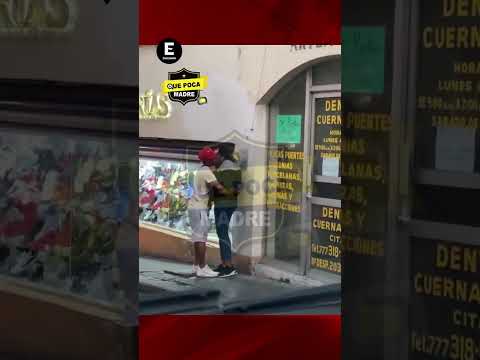 Mujer le pega a hombre en calles de Cuernavaca y este le suplica