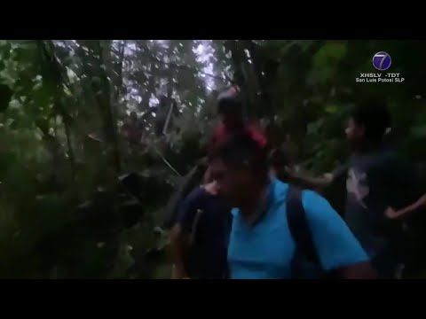 Mueren menor y policía municipal de Matlapa, al caer en barranco de 400 metros de profundidad