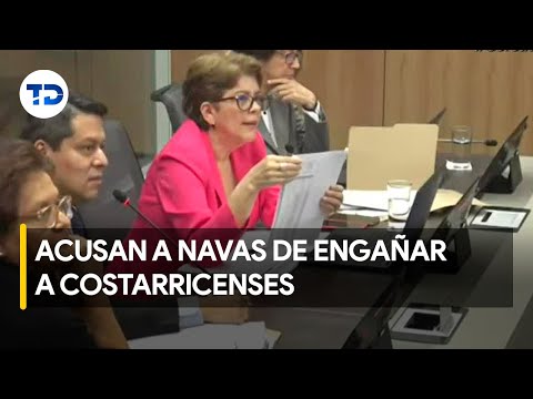 Pilar Cisneros y Gloria Navas se enfrentan durante comisión