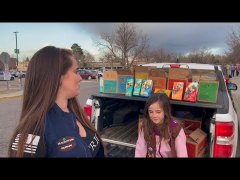 Colorado mother and daughter encourage voters with cookie sale outside polling location
