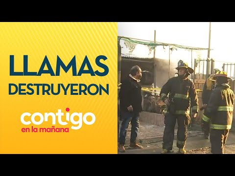 TAMBIÉN UNA EMPRESA: Incendio destruyó 8 viviendas en Recoleta - Contigo en la Mañana