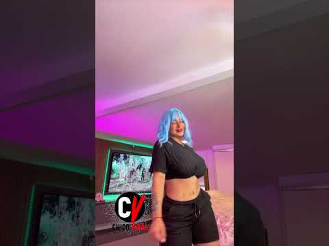 #shorts Ella es la mujer del cabello azul de la que todo el mundo habla