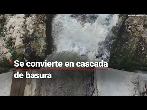 ¡En riesgo de desbordarse! Presa Becerra se llena de basura y deshechos que arrojan a diario