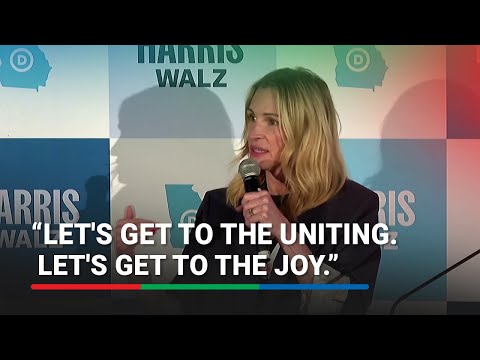 Julia Roberts brings showbiz pizzazz to Harris campaign in Georgia