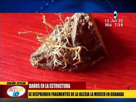Se desprenden fragmentos de la iglesa La Merced en Granada