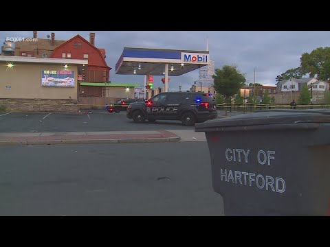 Woman stabbed on Albany Ave. during carjacking: Hartford police