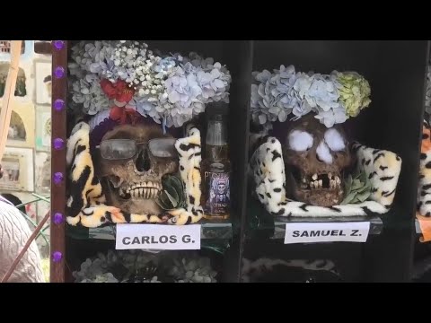Skulls rite closes feast of the dead in Bolivia